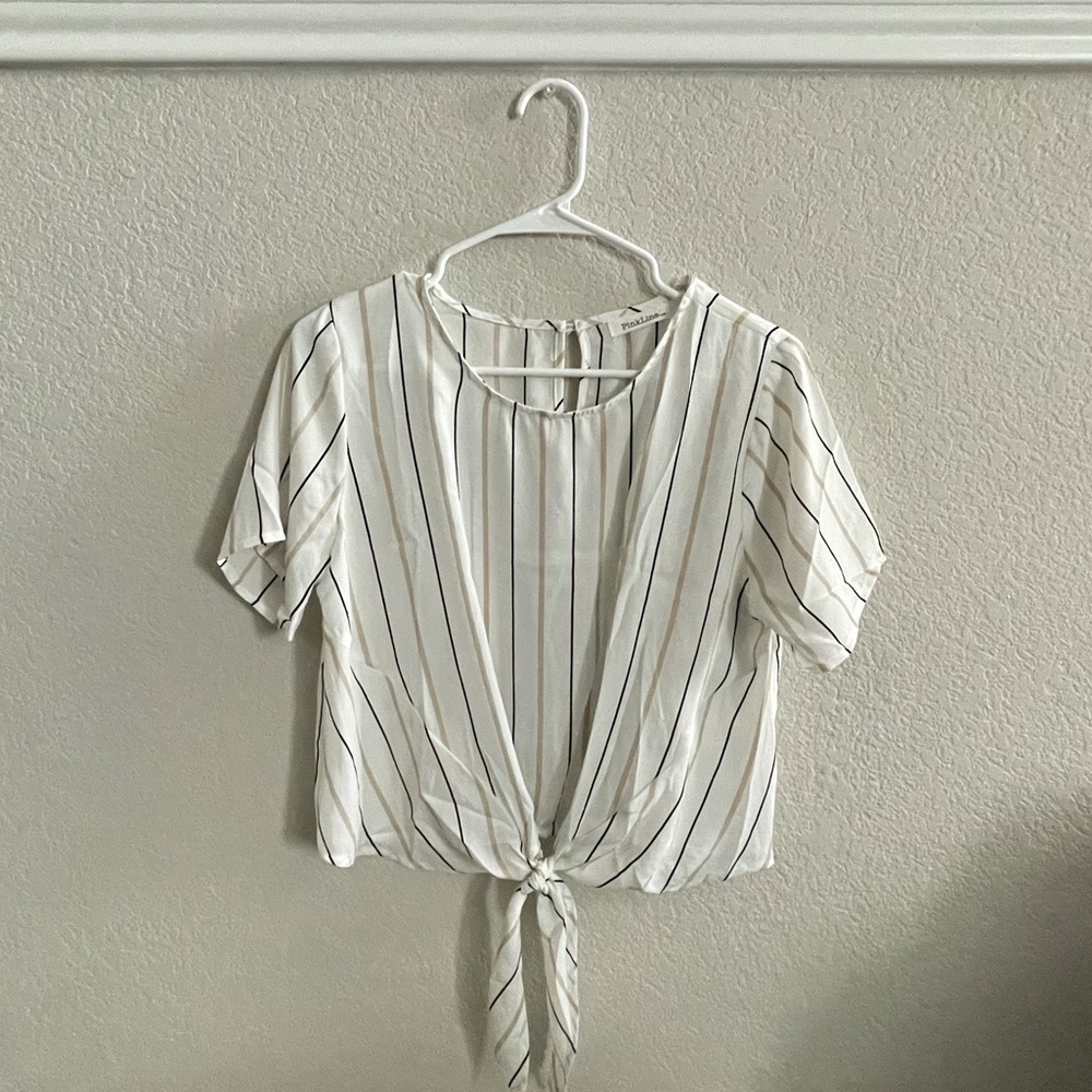 NWT Never worn striped top with tie front. No Trades/PayPal Bundles ok.